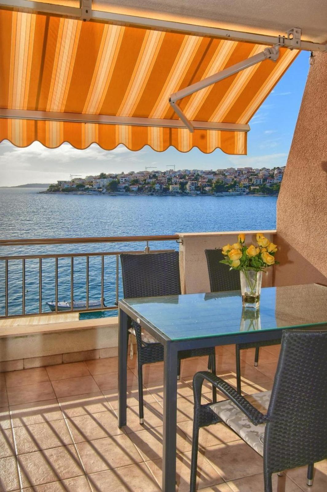 Apartments Dominika Trogir Zewnętrze zdjęcie