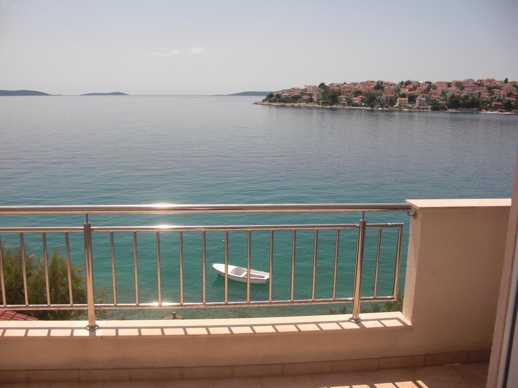 Apartments Dominika Trogir Zewnętrze zdjęcie
