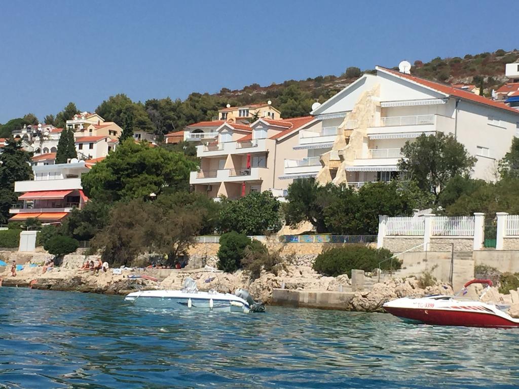 Apartments Dominika Trogir Zewnętrze zdjęcie